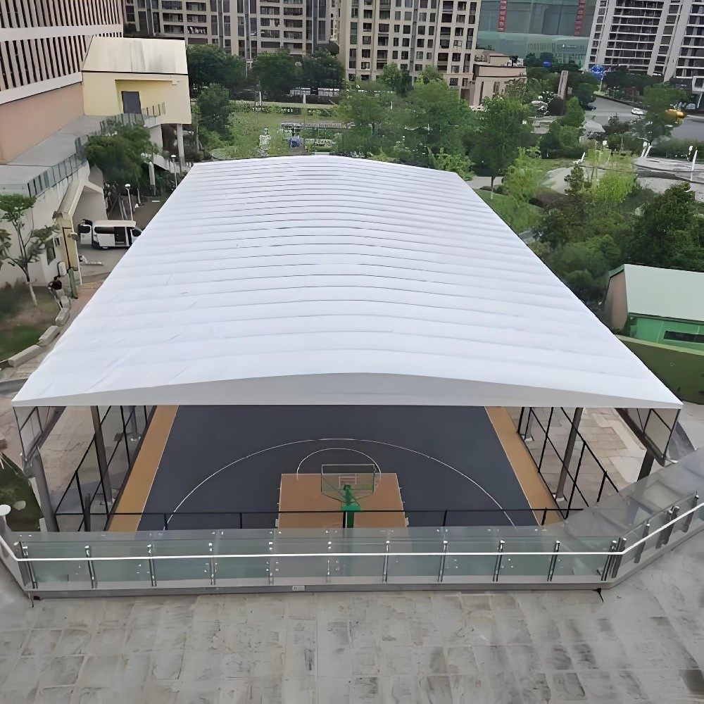 球（qiú）場雨棚